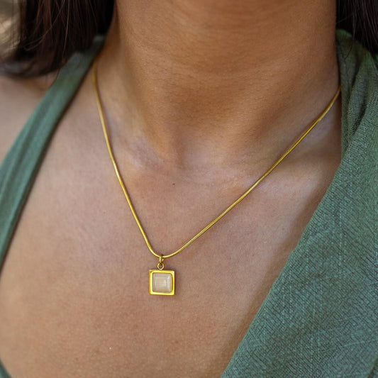 Grounded Gold plated necklace. By ALCO Jewelry. Free Delivery