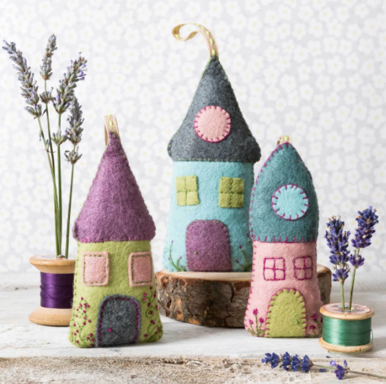 Corinne Lapierre Limited - Lavender Houses Felt Craft Kit